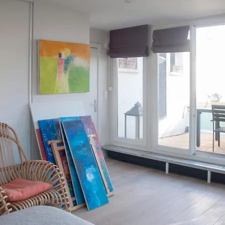 Appt With Balcony In The Heart Of Paris Apartment Paris
