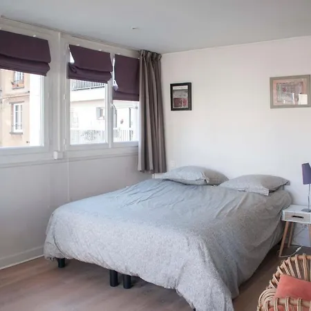Apartment Appt With Balcony In The Heart Of Paris Paris